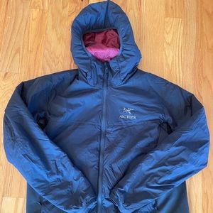Arc’Teryx insulated hooded jacket size XL